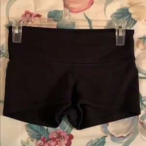 Lululemon yoga shorts size 4